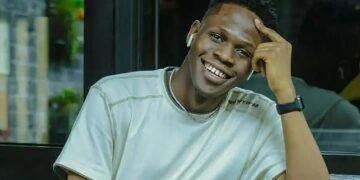 Lucky Lady Finds Hidden $100 Note on the Street