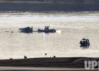 Helicopter Crashes Into Hudson River, NYC Authorities Launch Investigation