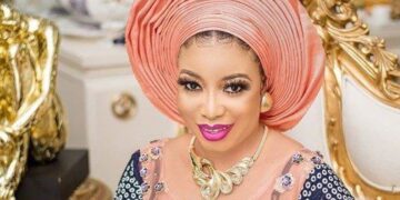 I’m Holier Than You!’ — Lizzy Anjorin Fires Back at Gospel Star Tope Alabi”