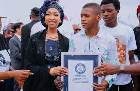 15-Year-Old Nigerian Artist Kanyeyachukwu Tagbo-Okeke Breaks Guinness World Record